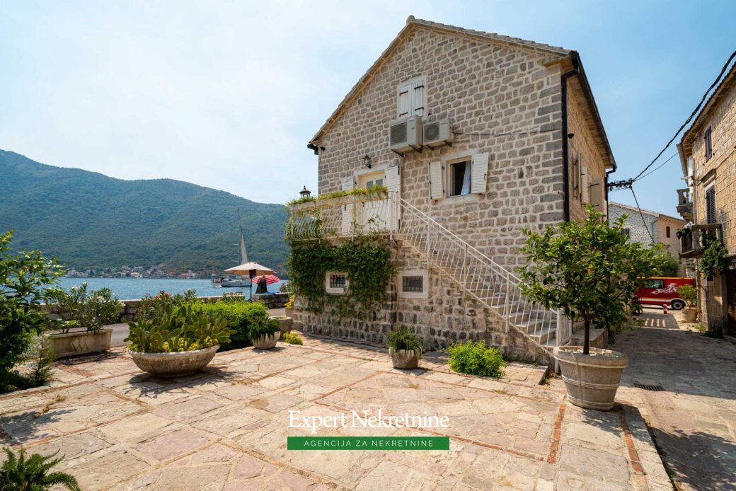 Waterfront stone house for sale in Perast