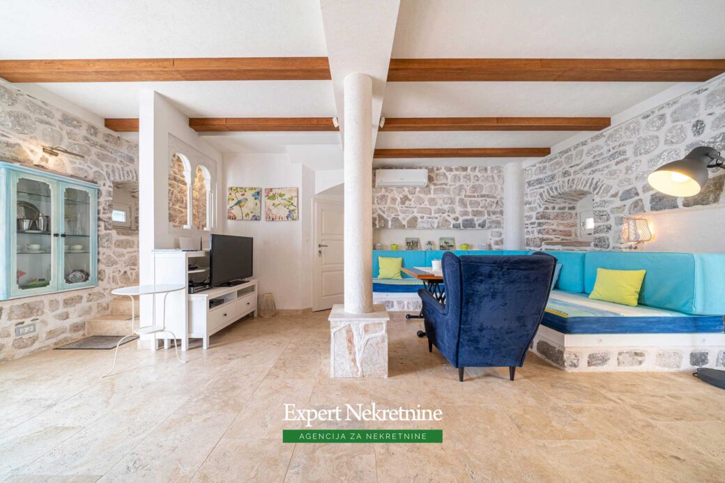 Waterfront stone house for sale in Perast