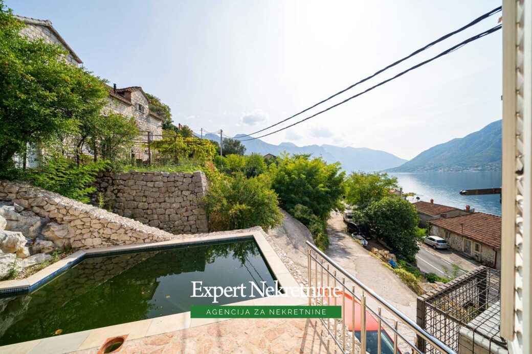 Stone house for sale in Bay of Kotor