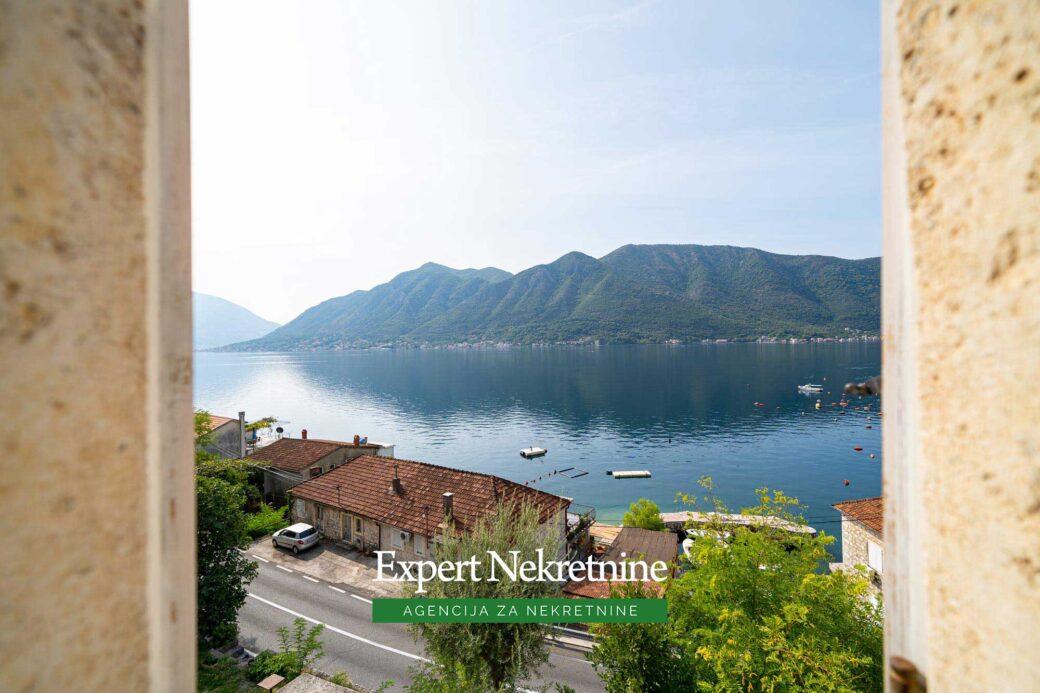 Stone house for sale in Bay of Kotor