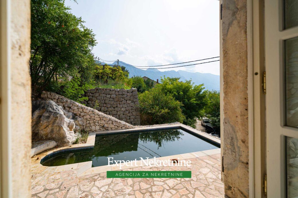 Stone house for sale in Bay of Kotor