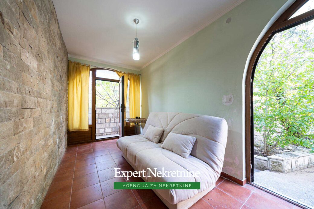 Apartment for sale in Sveti Stefan