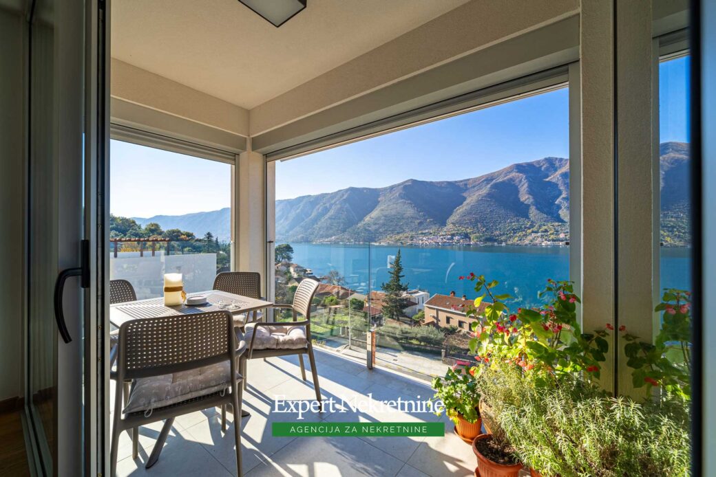 Apartment for sale in Bay of Kotor