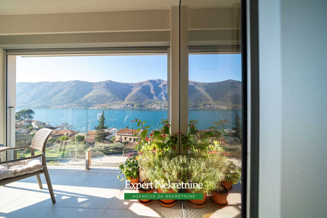 Apartment for sale in Bay of Kotor