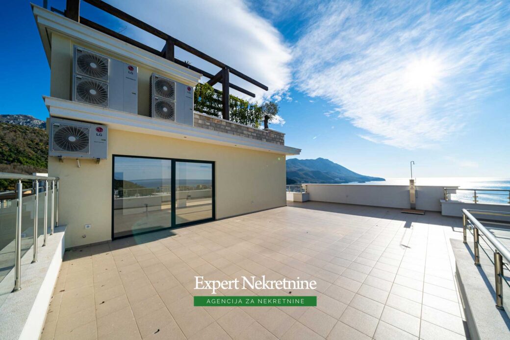 Penthouse for sale in Budva Riviera