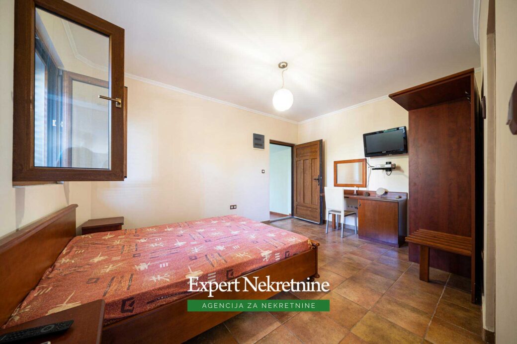 Prodaje se apartman na Svetom Stefanu