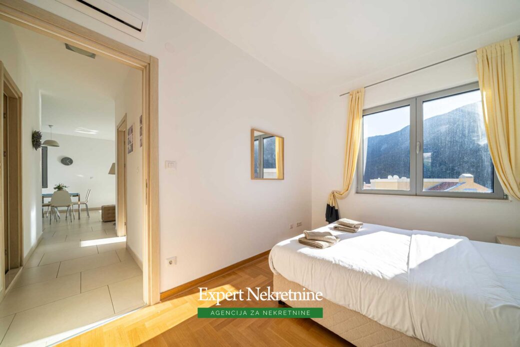 Prodaje se apartman sa pogledom na Kotorski Zaliv