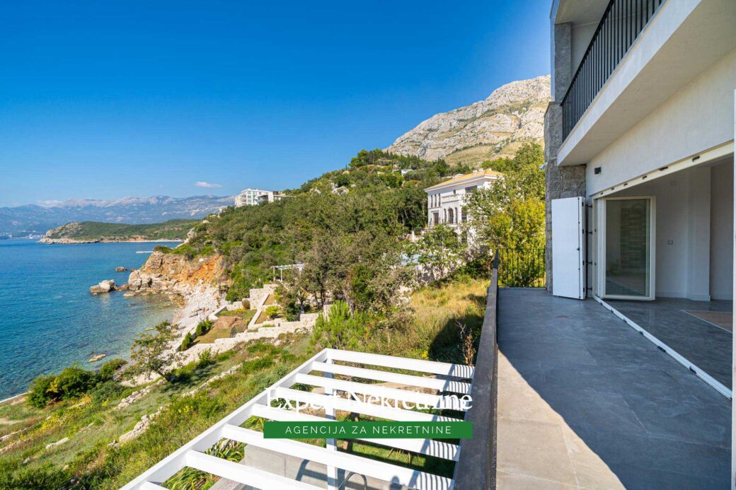 Luxury villa for sale in Budva Riviera