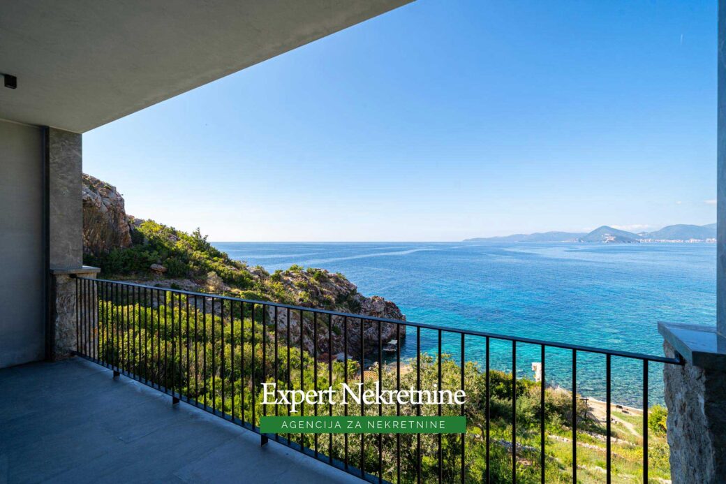 Luxury villa for sale in Budva Riviera