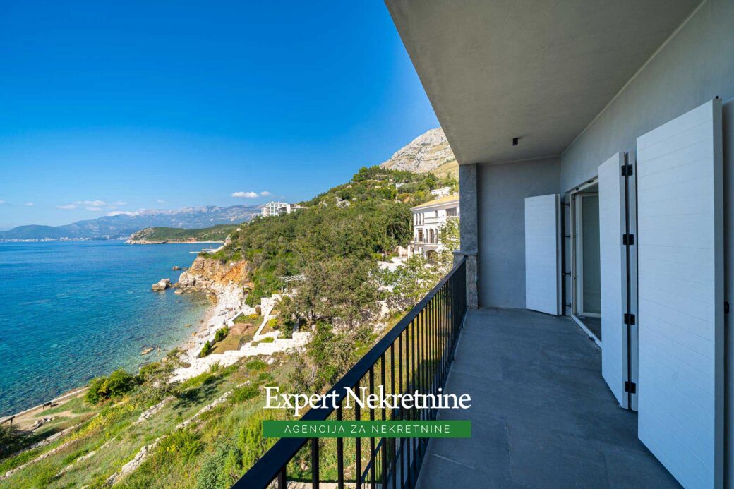 Luxury villa for sale in Budva Riviera