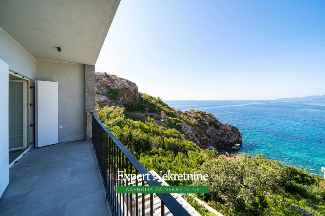 Luxury villa for sale in Budva Riviera