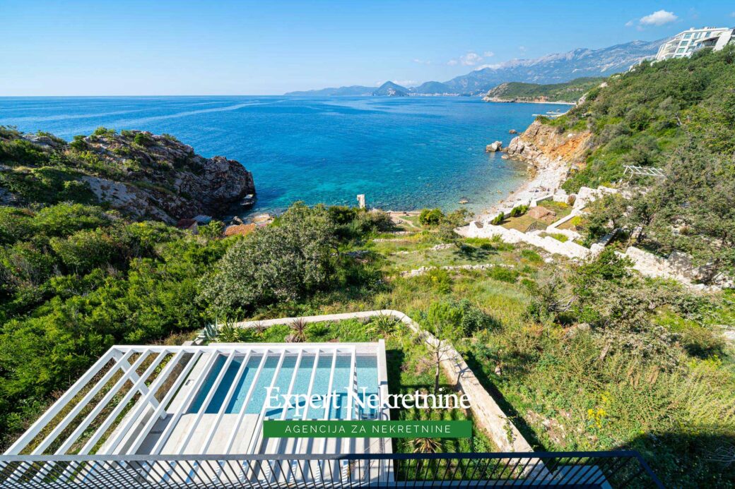 Luxury villa for sale in Budva Riviera