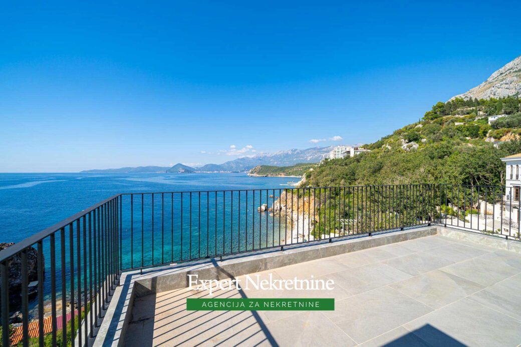 Luxury villa for sale in Budva Riviera