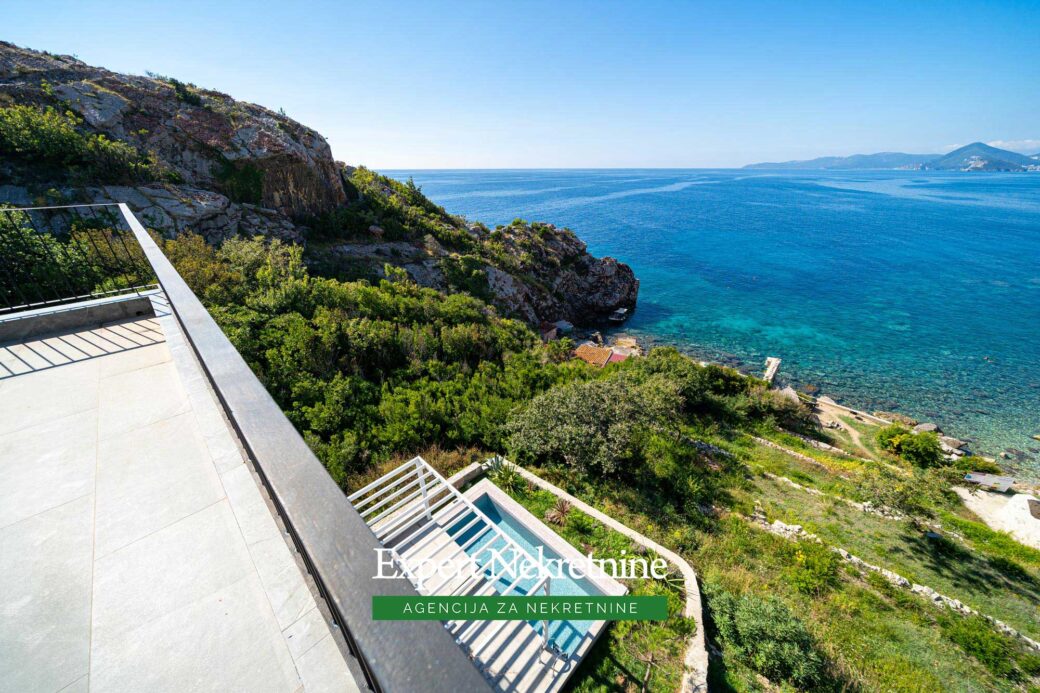 Luxury villa for sale in Budva Riviera