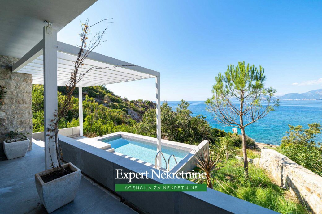 Luxury villa for sale in Budva Riviera