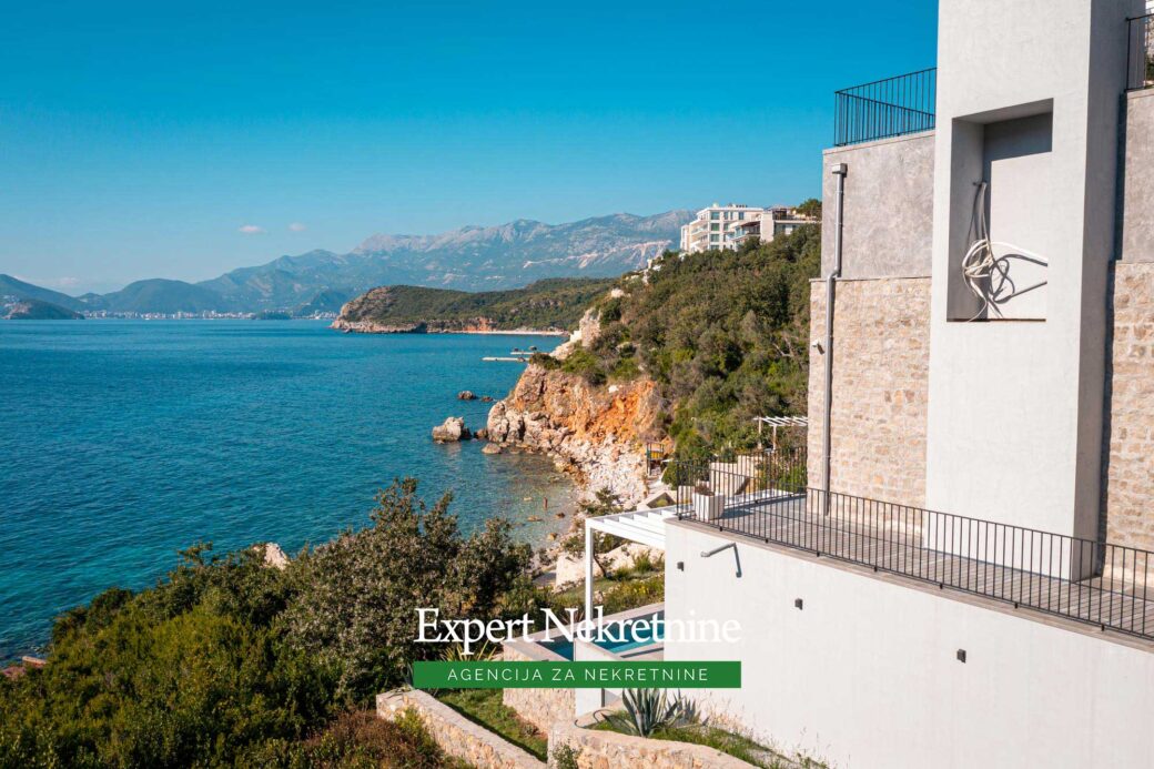 Luxury villa for sale in Budva Riviera