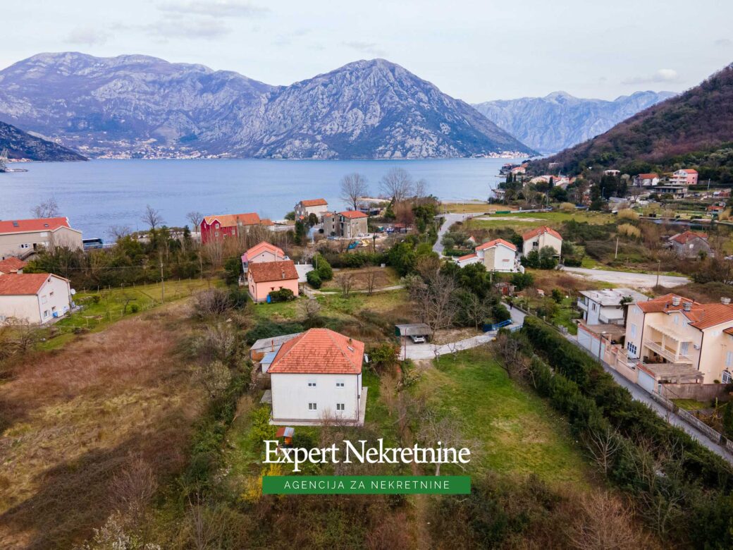 House for sale in Bay of Kotor