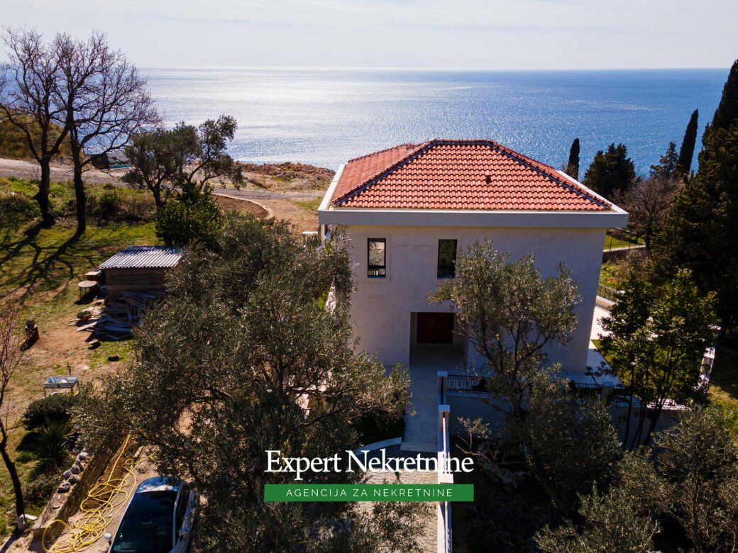 Luxury villa for sale in Budva Riviera