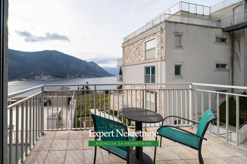 One bedroom apartment for sale in Kotor Bay