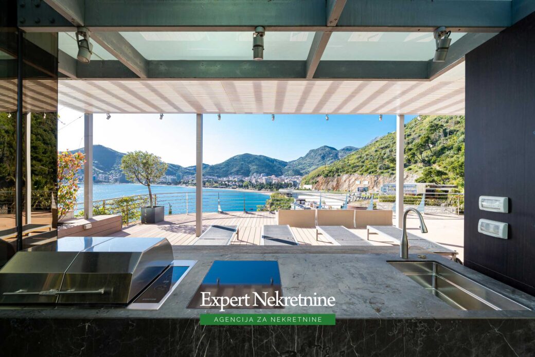 Luxury penthouse for sale in Budva