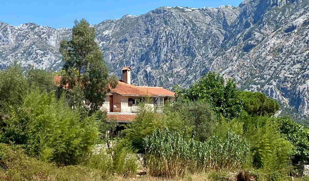 kotor-prcanj-house-232-sqm-land-plot-580-sqm-montenegro-for-sale-H-02246 (11)