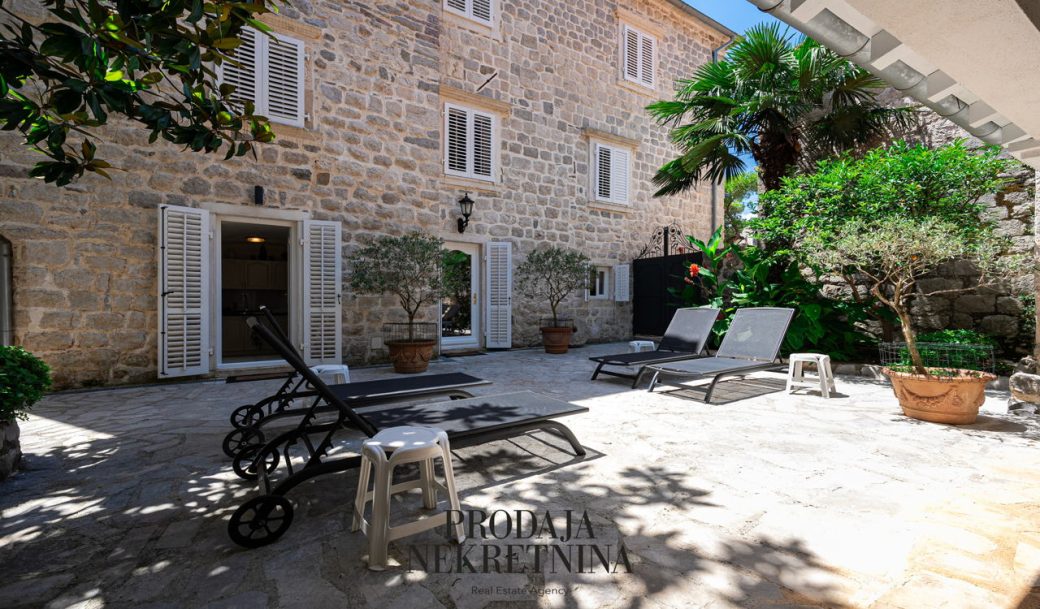 kotor-perast-villa-208-sqm-montenegro-for-sale-V-02548 (41)