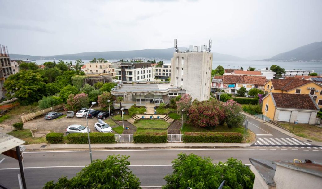 tivat-donja-lastva-apartment-three-bedroom-121-sqm-montenegro-for-sale-A-02542 (4)