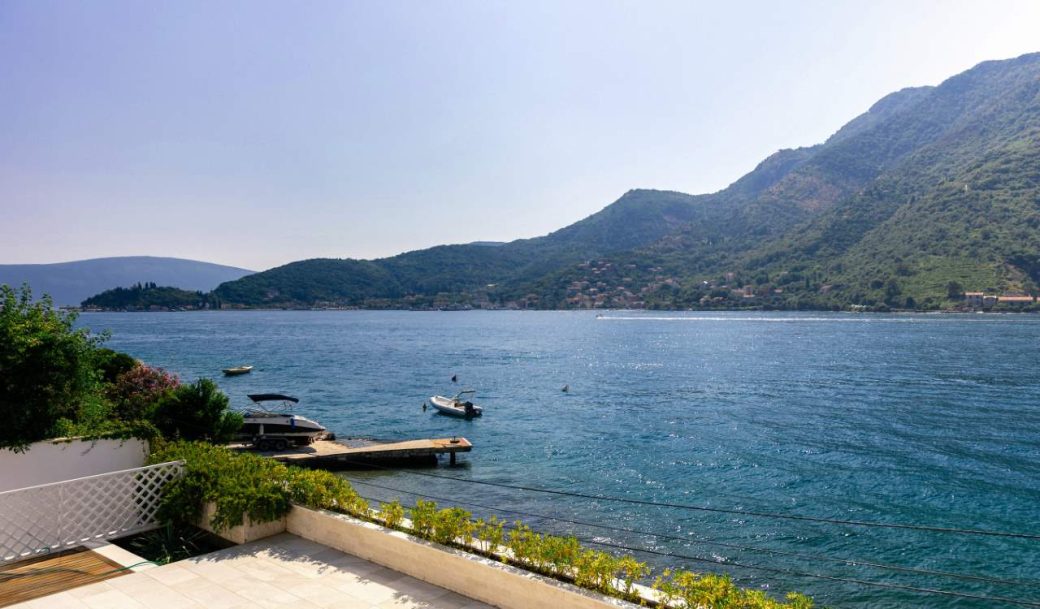 tivat-lepetane-villa-423-sqm-land-plot-550-sqm-montenegro-for-sale-H-02003 (7)